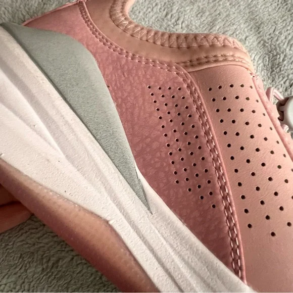 Clove Classic Nursing Clarino Vegan Leather Elastic Cushion Sneaker Shoe Pink Up - Picture 14 of 17